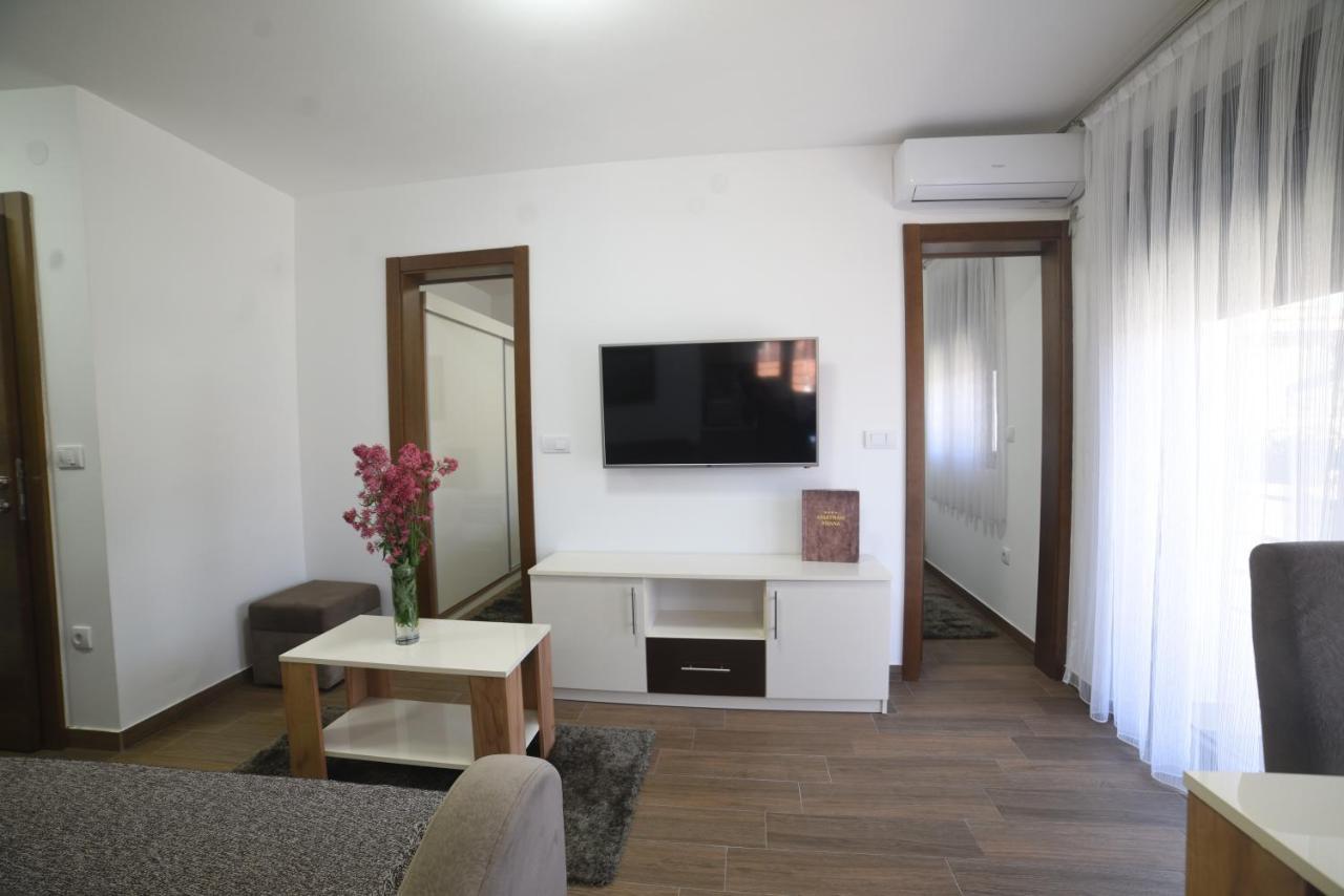 Mini Hotel Vienna Apartments Vrnjačka Banja Esterno foto