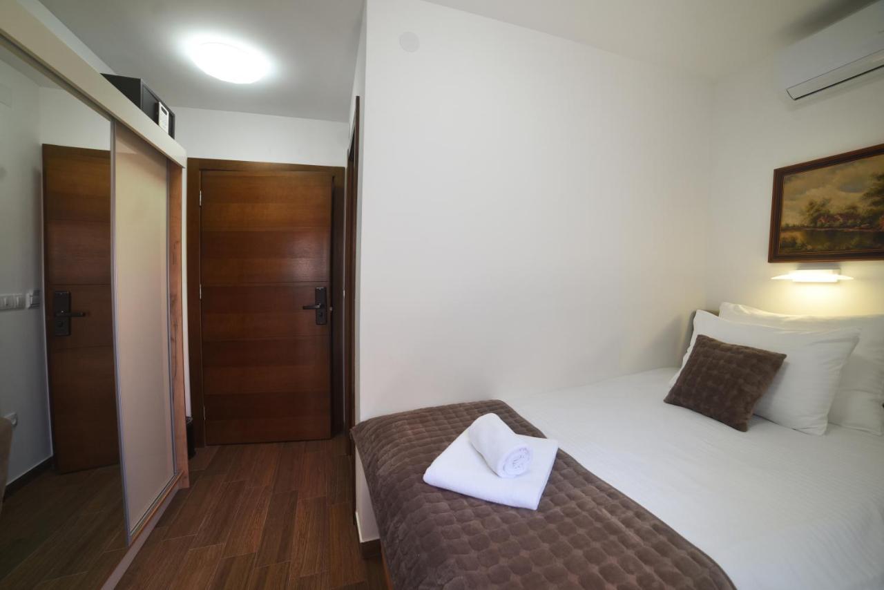 Mini Hotel Vienna Apartments Vrnjačka Banja Esterno foto