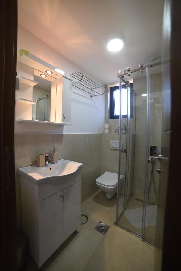 Mini Hotel Vienna Apartments Vrnjačka Banja Esterno foto