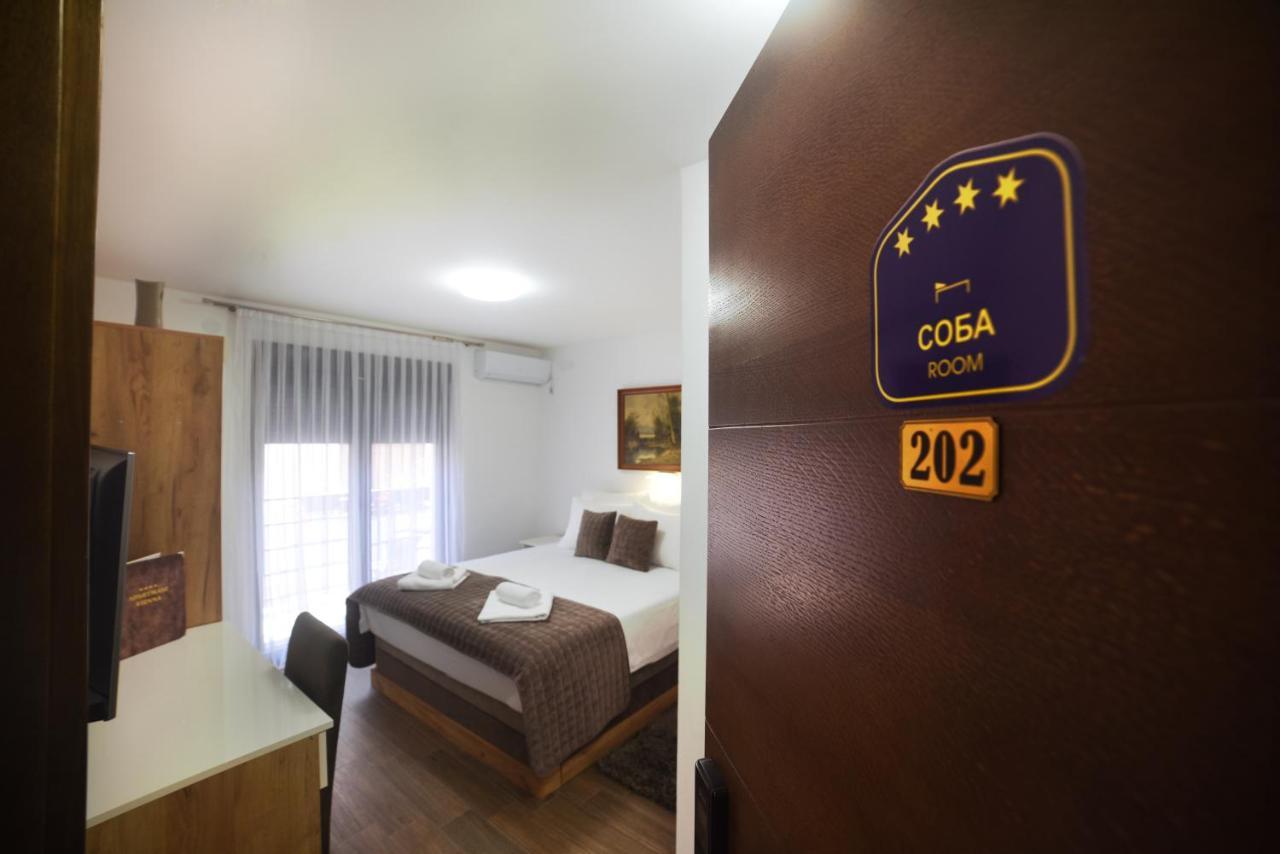 Mini Hotel Vienna Apartments Vrnjačka Banja Esterno foto