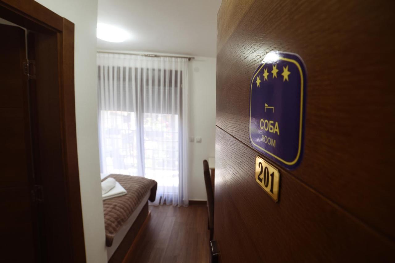 Mini Hotel Vienna Apartments Vrnjačka Banja Esterno foto